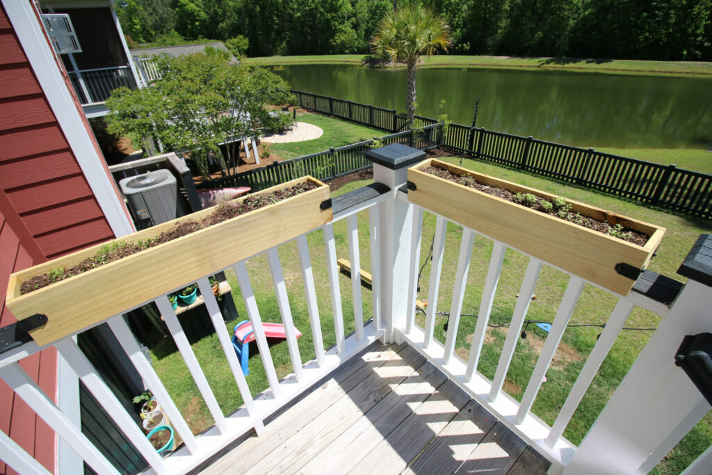 Deck Rail planter – Printable PDF Woodworking Plans – CharlestonCrafted